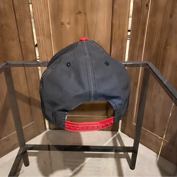 Red wings hat - Picture 4 of 12